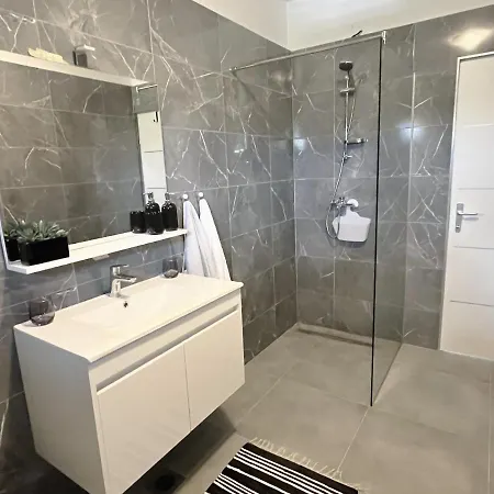 Luka Iii Appartement