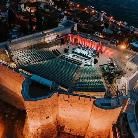 Luka Iii Appartement *